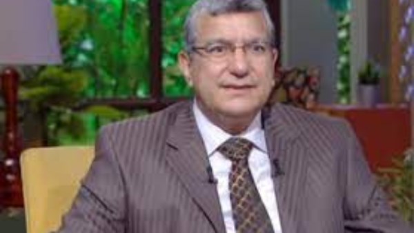 الدكتور عبد اللطيف المر