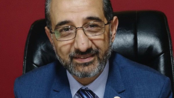 الدكتور عمرو السمدوني