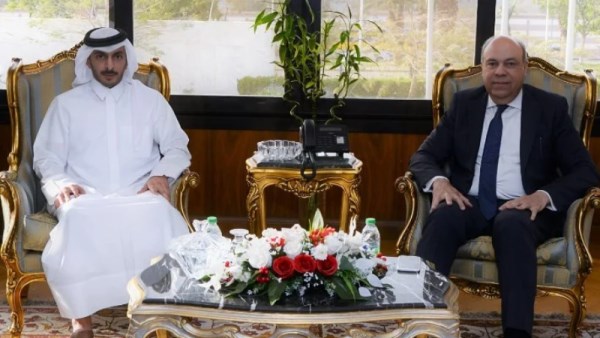 وزير الطيران المدني والوفد القطري 