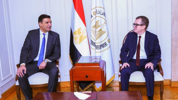 اجتماع وزيرا التخطيط والصناعة