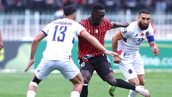 لاعبو أولمبيك آسفي واتحاد العاصمة