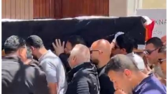 وصول جثمان هاني شاكر إلى مسجد أبو شقه وسط انهيار الأهل والأصدقاء
