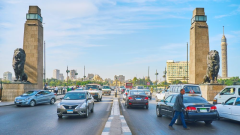 غلق جزئي لكوبرى قصر النيل بسبب أعمال صيانة وتحويلات مرورية حتى ظهر الجمعة