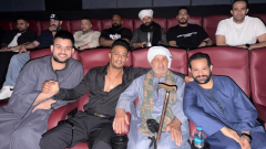 محمد رمضان يشاهد فيلم 