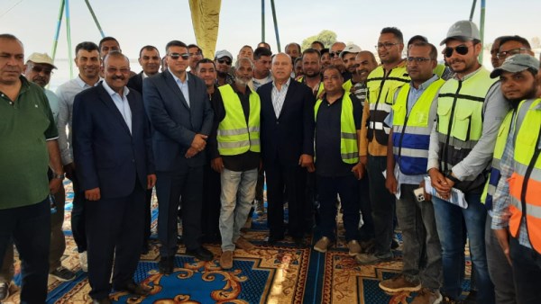 وزير النقل يشهد التشغيل التجريبي لميناء دندرة النهري بقنا