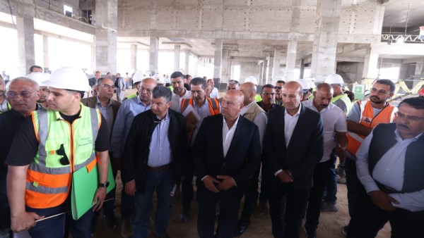 وزير النقل يتفقد مشروع قطار الصعيد السريع