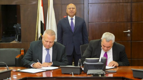 وزير النقل يشهد توقيع مذكرة تفاهم لإنشاء الميناء الجاف 