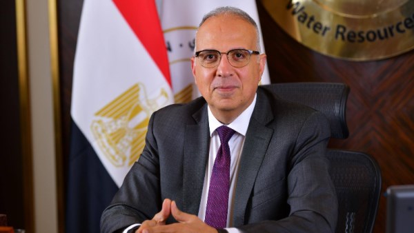 وزير الري يتابع الموقف المائي