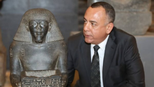 سبب إقالة مصطفى وزيري