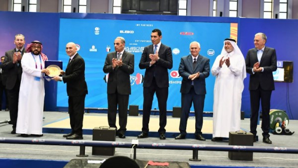 وزير الرياضة يفتتح بطولة العالم لرفع الأثقال