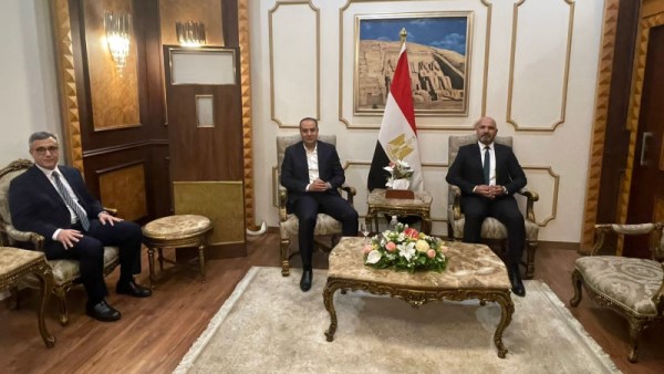 حسن مصطفى يستقبل وزير الرياضة الجزائري