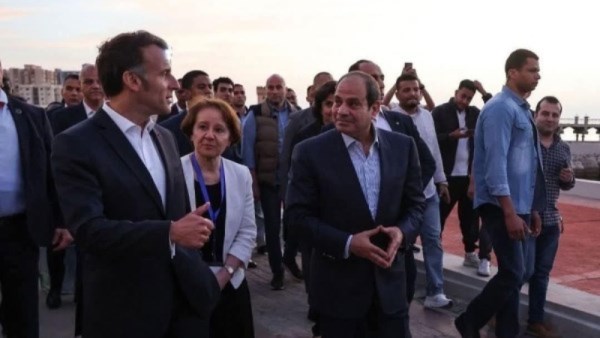 الرئيس السيسي يصطحب ماكرون في جولة