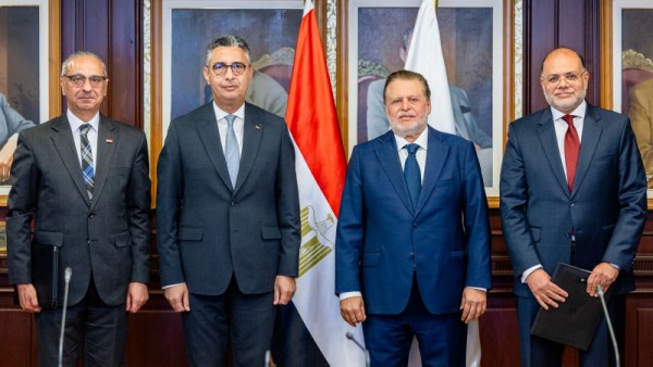 محافظ البنك المركزي ووزير التموين