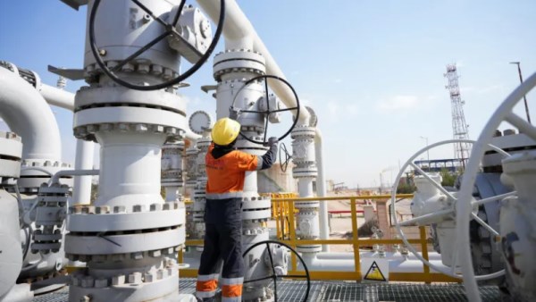 استيراد النفط من ليبيا والجزائر