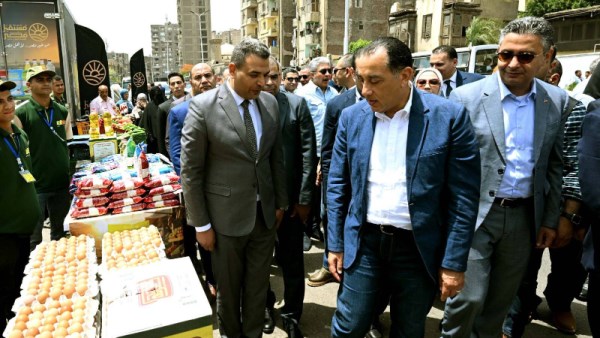مدبولي يتفقد معرض "أهلا بالعيد"