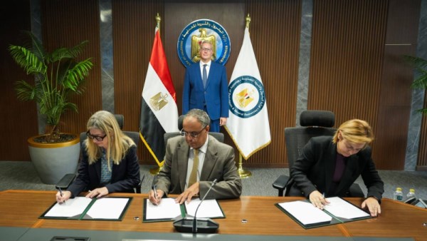 وزير البترول يشهد توقيع الاتفاقية