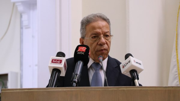 الدكتور أسامة عبد الحي نقيب الأطباء 