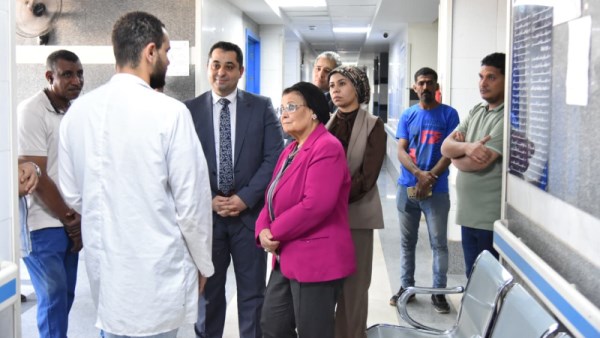 الدكتورة عبلة الألفي تتفقد المنشآت الصحية بقنا