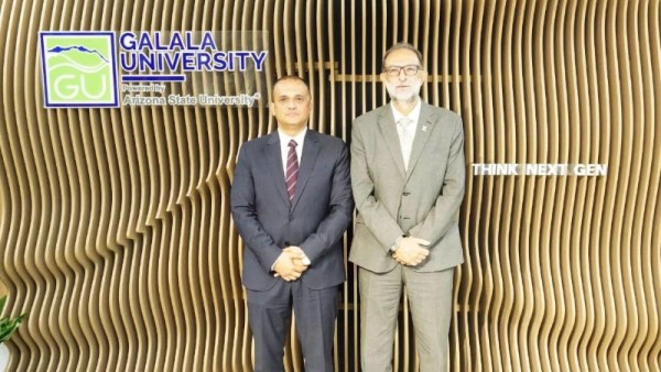 رئيس سلامة الغذاء مع رئيس جامعة الجلالة