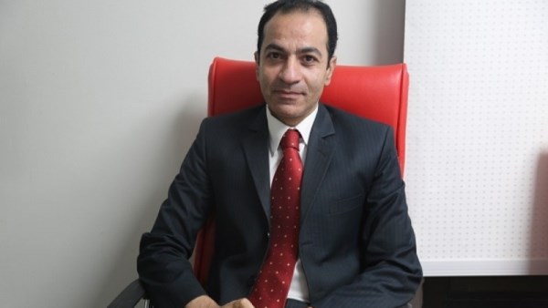 أستاذ التمويل والاستثمار