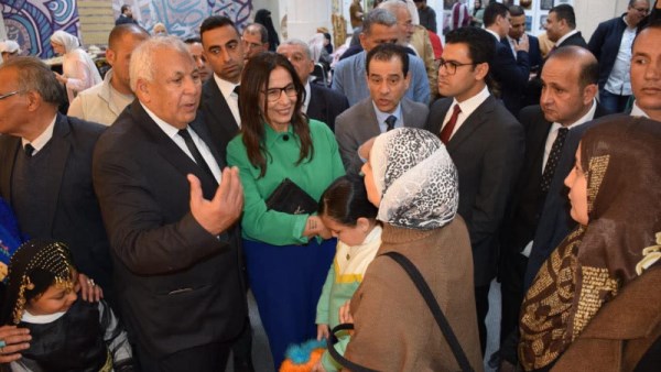 وزيرة الثقافة 