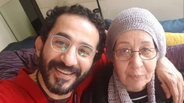 عزاء والدة أحمد حلمي 