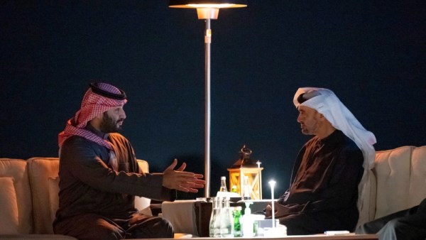 الأيديولوجيا والعائلة والتاريخ: حقيقة الخلاف بين السعودية والإمارات