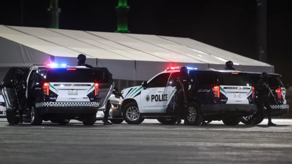 السعودية: الأمن يضبط 7 وافدين ويكشف ما فعلوه بمركز "مساج"