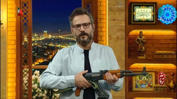 التلفزيون الرسمي الإيراني يبث تدريبات على الأسلحة 