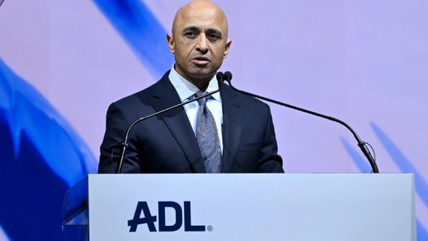 يوسف العتيبة
