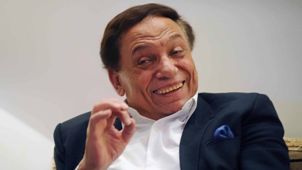 إسعاد يونس تكشف سر بكاء الزعيم عادل إمام بسبب زهايمر