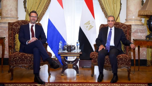 بدر عبدالعاطي و وزير التجارة والتعاون الإنمائي الهولندي 