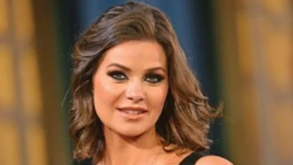 الفنانة يسرا اللوزي