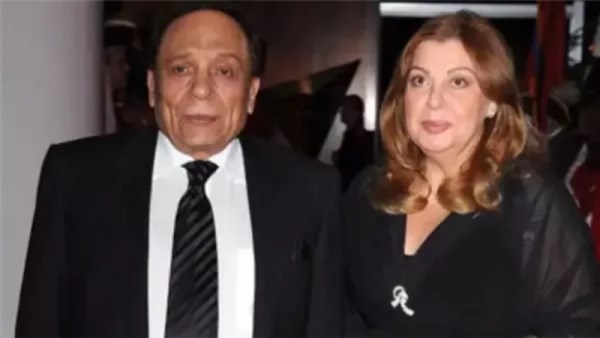 الفنان عادل إمام وزوجته هالة 