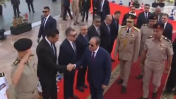 لحظة وصول الرئيس السيسي مسجد الرحمن الرحيم لأداء صلاة عيد الأضحى 2026