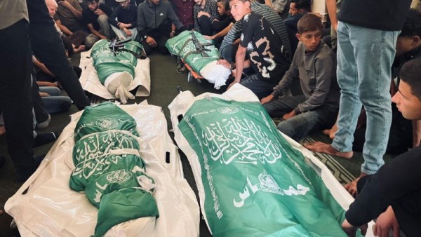 جانب من تشييع محمد عودة وزوجته وأطفاله 
