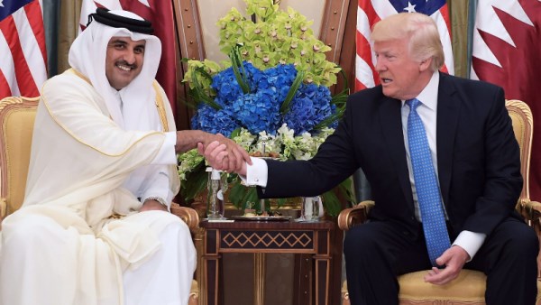 الرئيس الأمريكي دونالد ترامب وأمير قطر