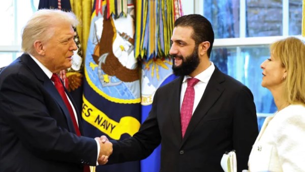 الرئيس الأمريكي دونالد ترامب والرئيس السوري المؤقت أحمد الشرع