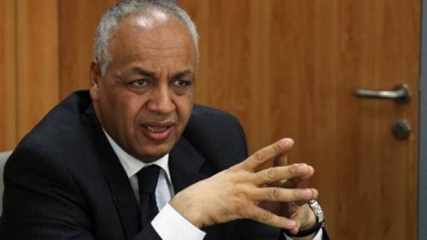 مصطفى بكري: التنقيب العشوائي عن الذهب غير قانوني 