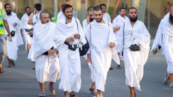 دار الإفتاء توضح حكم ارتداء الصندل للمحرم أثناء الحج والعمرة   