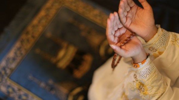 كيف تنال الحائض أجر يوم عرفة كاملًا من البيت؟