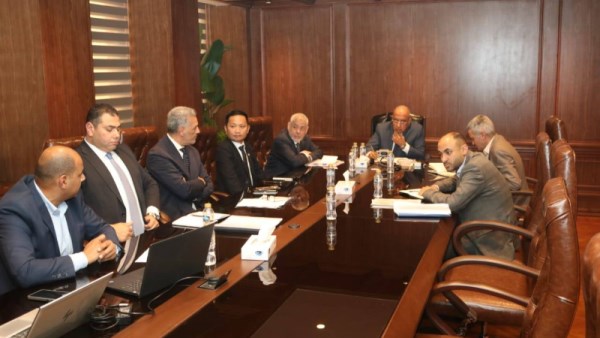  الدكتور محمود عصمت وزير الكهرباء والطاقة المتجددة 