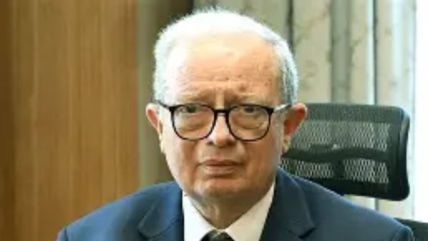  الدكتور حسين عيسى، نائب رئيس مجلس الوزراء للشئون الاقتصادية