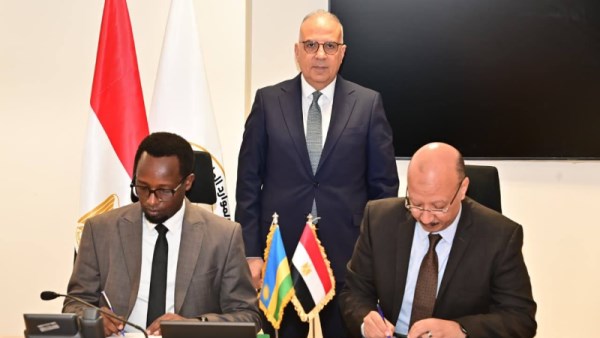 وزير الموارد المائية والري