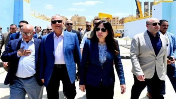 وزيرة الاسكان 