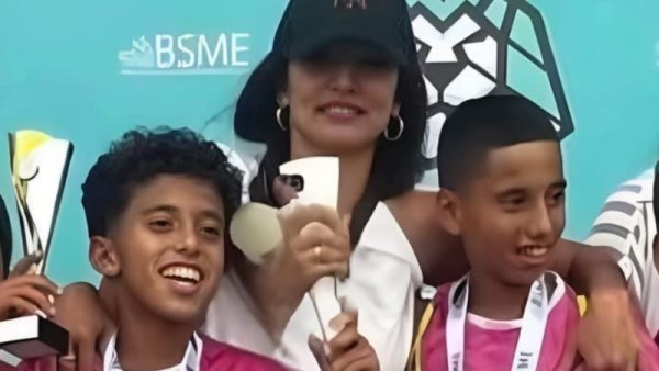  الفنانة زينة