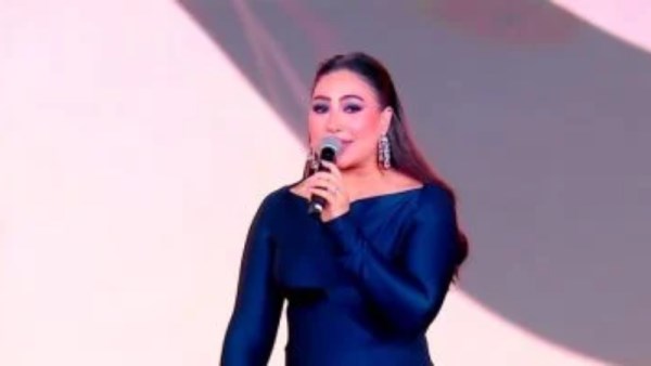 الفنانة بوسي 