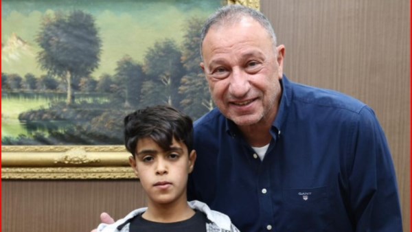 محمود الخطيب ومشجع الأهلي