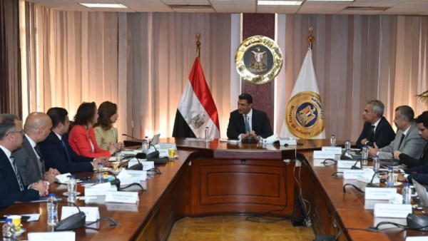 وزير الصناعة 