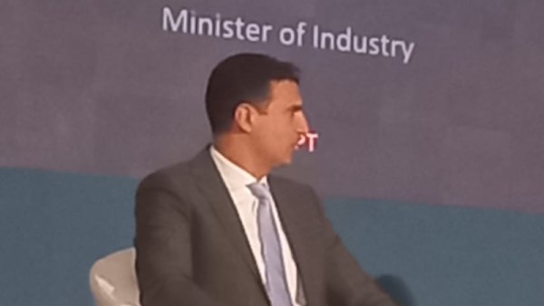 وزير الصناعة 